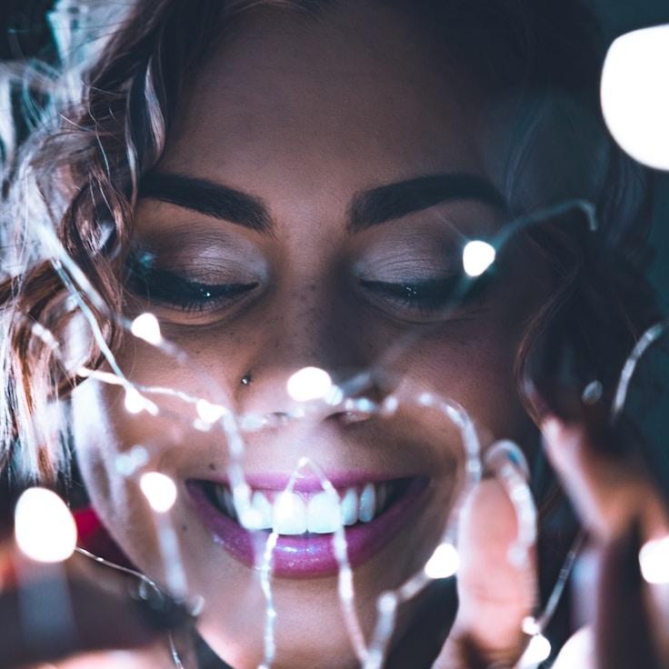 Jordan Kim, Client Relations Director, discussing corporate gifting strategy with business clients